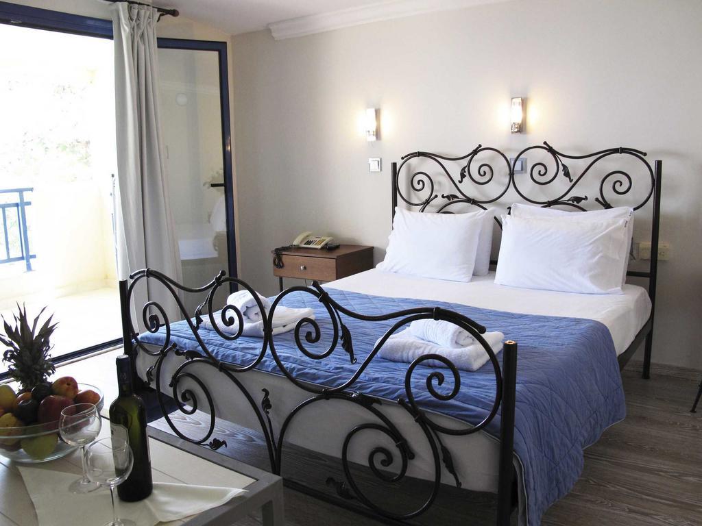 Hotel Azur Kriopigi Ngoại thất bức ảnh